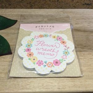 3/$20 - Flower Wreath Memo Pad - 50 sheets